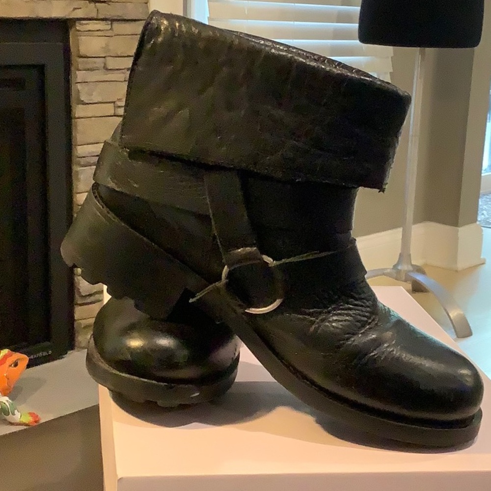 Eric Michael Ancona size 39 black bootie